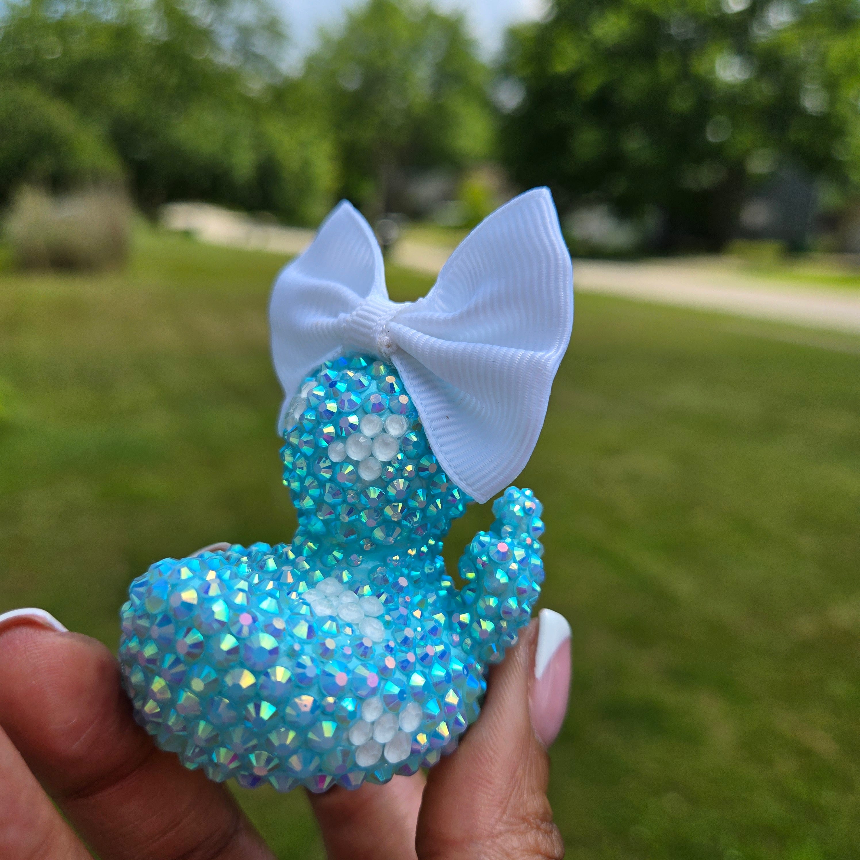 Mini Middle Finger Cloud Duck – Hilarious and Unique Cloud Art