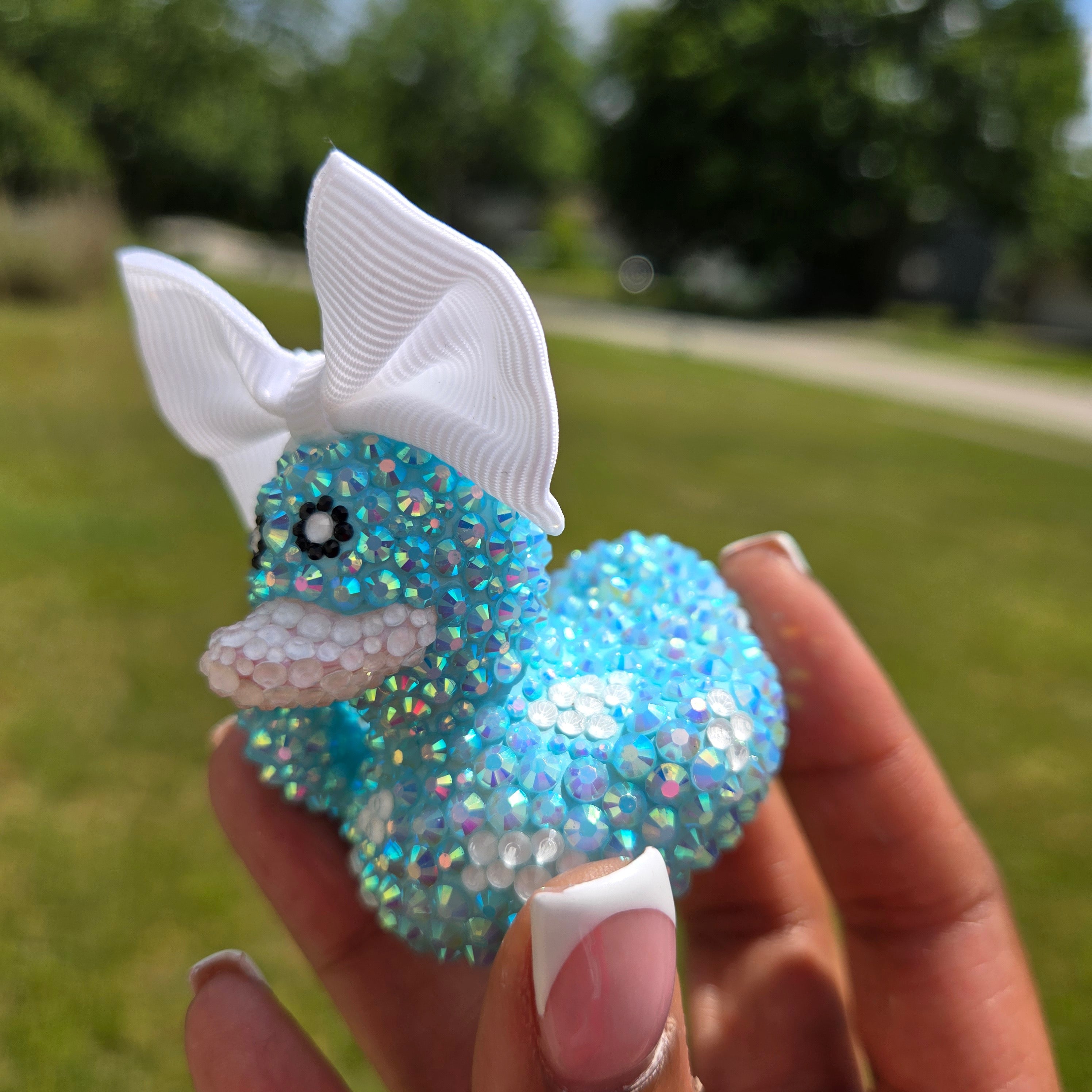 Mini Middle Finger Cloud Duck – Hilarious and Unique Cloud Art